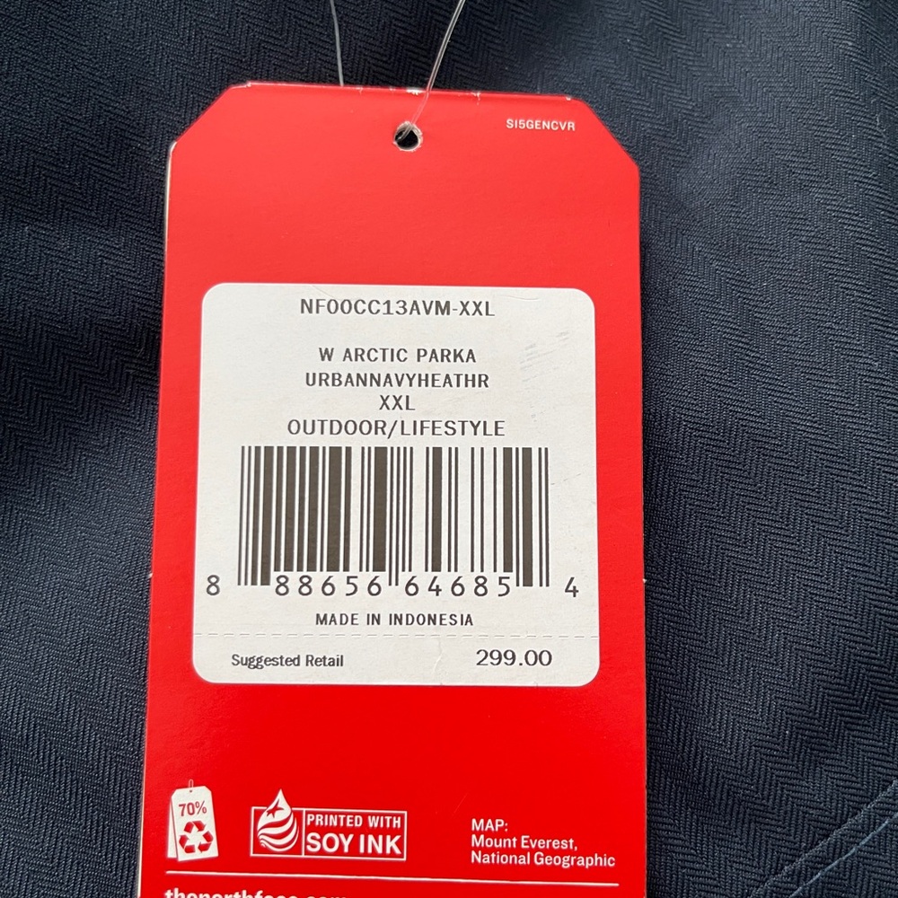 The North Face Women's Navy winter Jacket - Picture 13 of 13